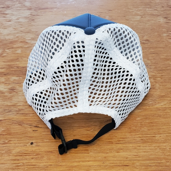 Patagonia Trucker Cap - Adjustable with breathable mesh - Like New - Picture 4 of 7